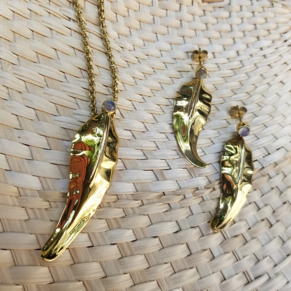 Brass Labradorite pendant leaf pendant necklace earrings set - Picture 2 of 3